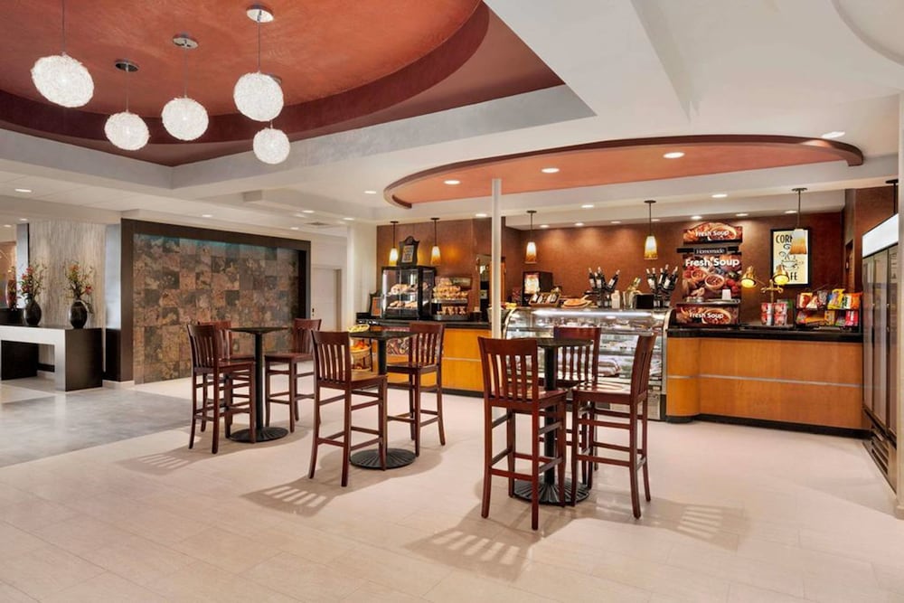 Holiday Inn Newark International Airport An Ihg Hotel 63/84