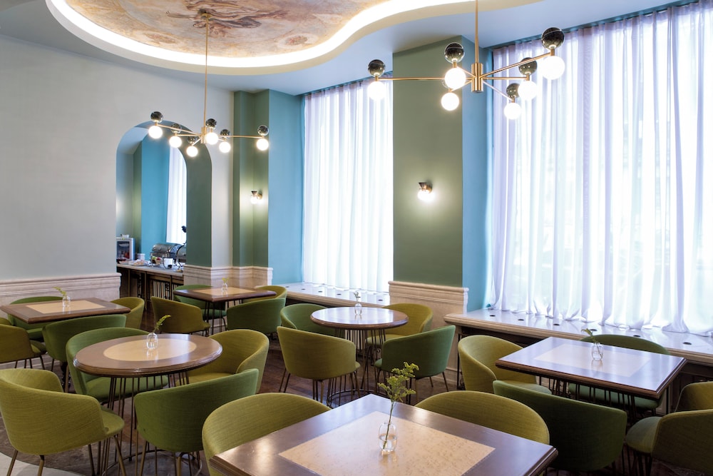 Zeus Essence Bucharest Venezia 55/64