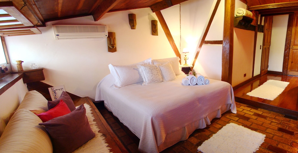 SUPERIOR, DOUBLE OR TWIN BED