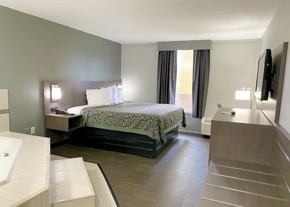 Days Inn By Wyndham Sharonville 9/38
