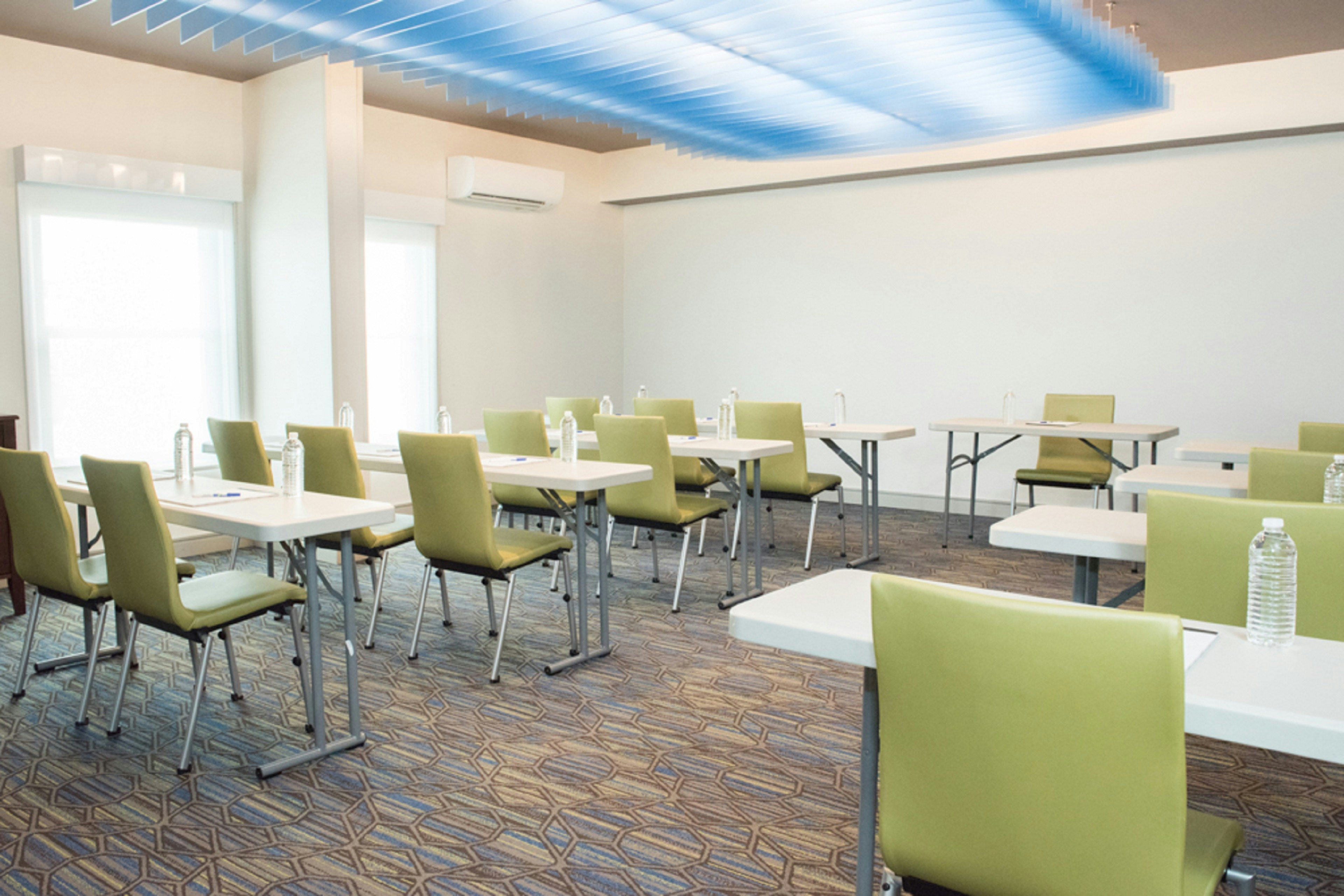 Holiday Inn Express Pascagoula Moss Point 28/36