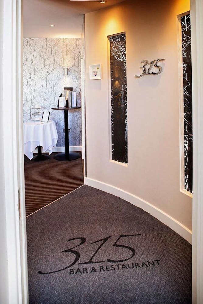 315 Bar And Restaurant 14/25