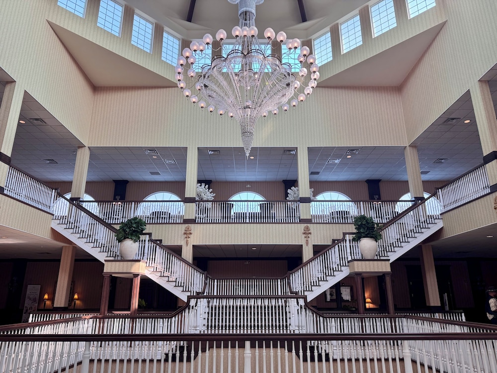 The Inn And Spa At East Wind 64/70