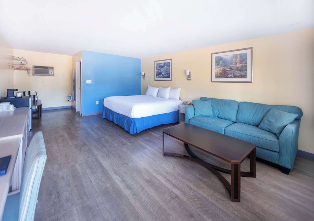 Days Inn by Wyndham Hicksville Long Island 14/20