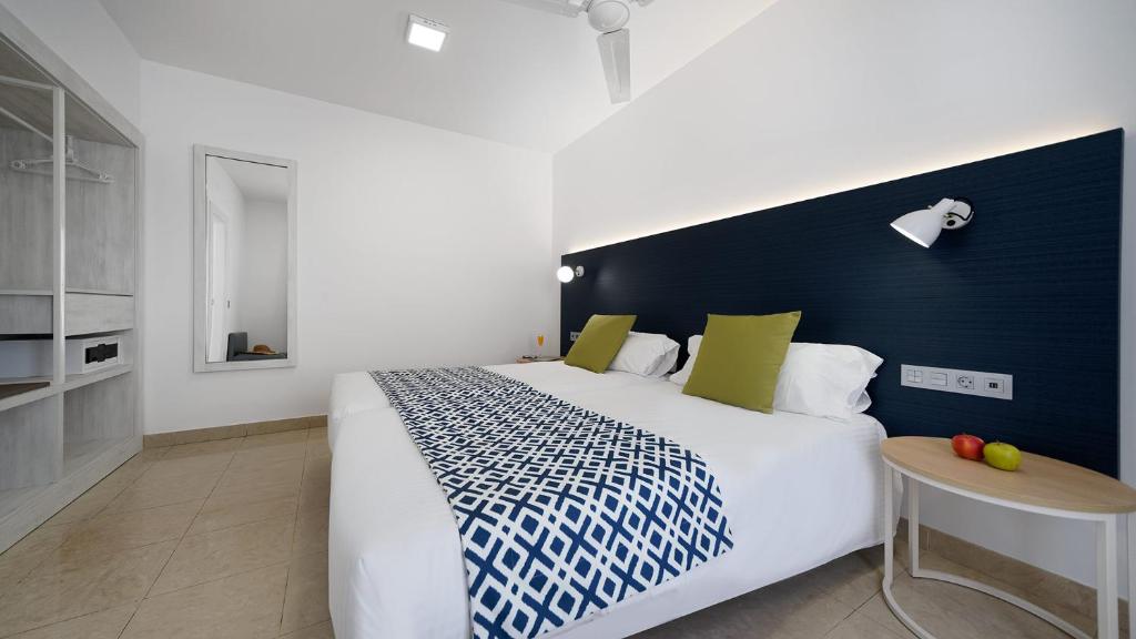 Upper, Deluxe, Apartment, Single, Terrace