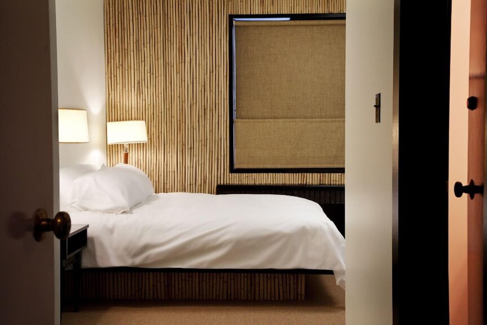 Hotel At the Waldorf 20/43