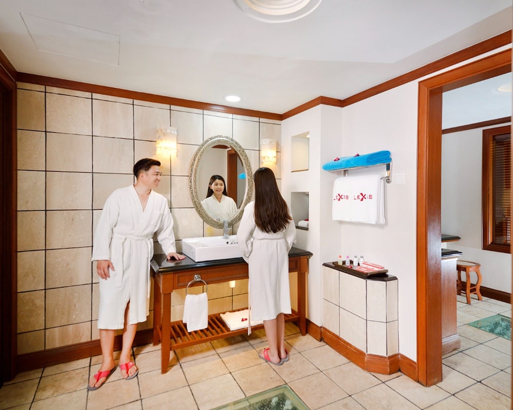 Grand Lexis Port Dickson 8/50