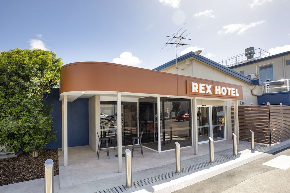 REX HOTEL 2/67