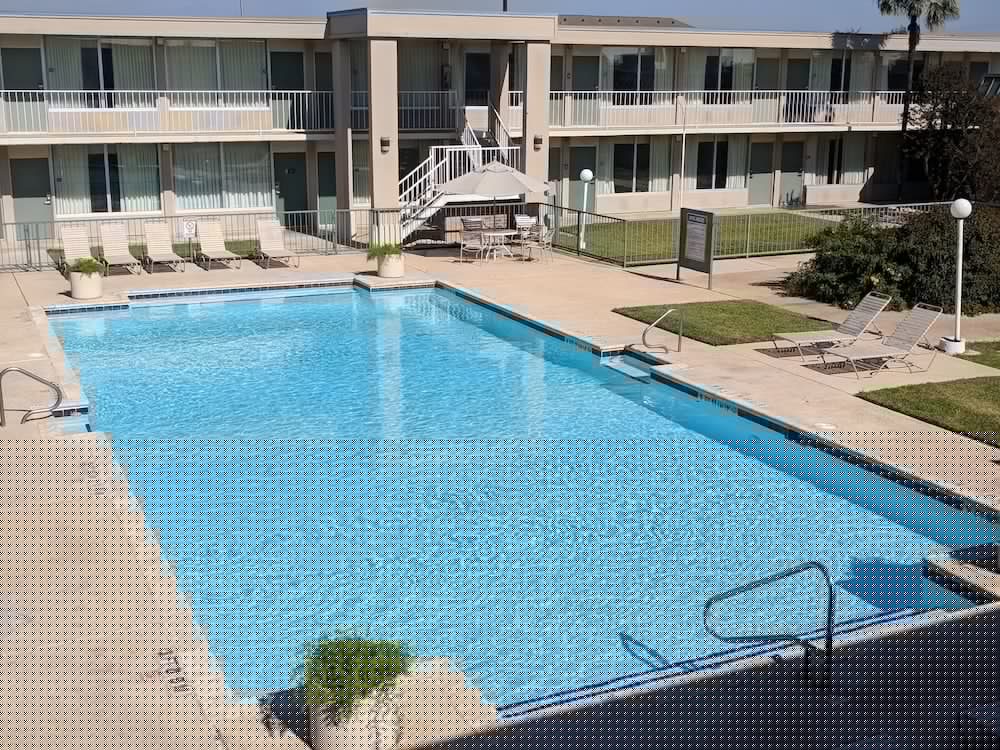 Days Inn by Wyndham Seguin TX 1/27