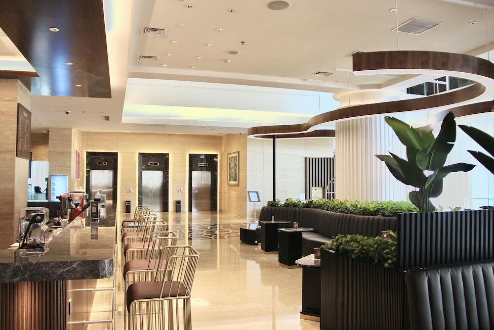 Js Luwansa Hotel And Convention Center 12/65