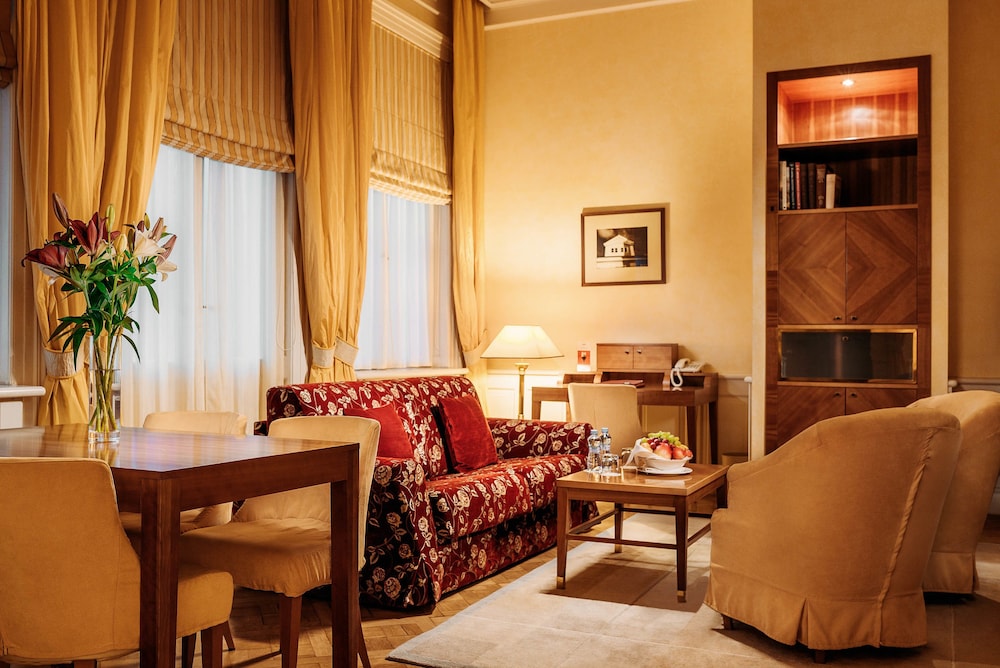 Ventana Hotel Prague 42/71