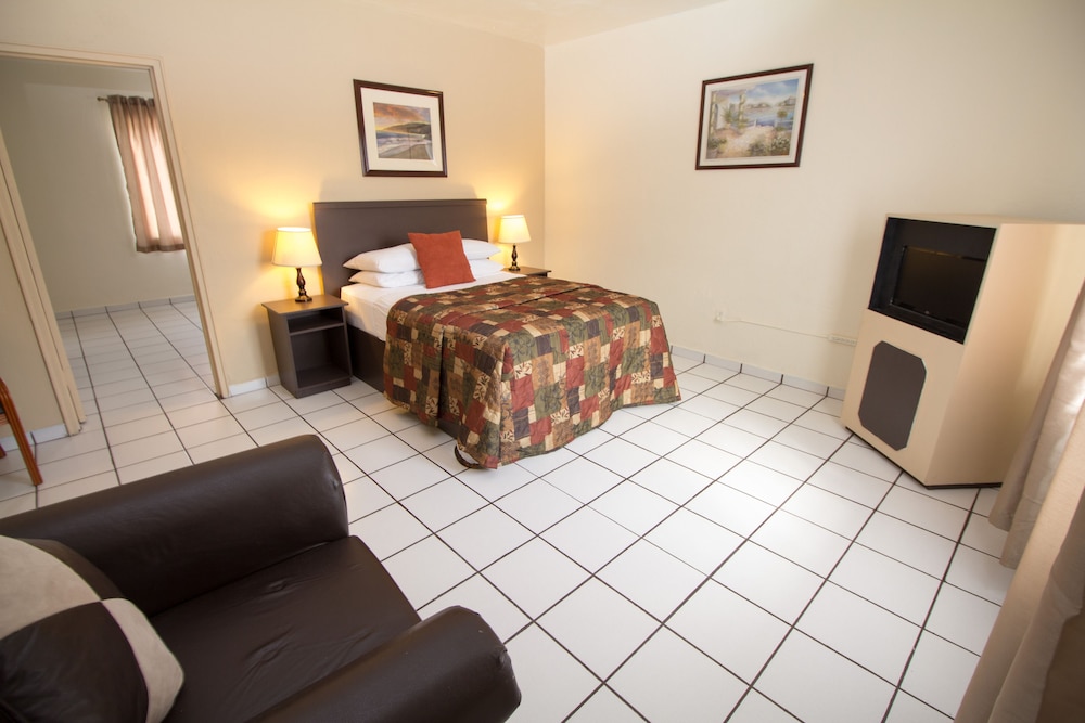 Parkway Inn Airport Motel 11/56