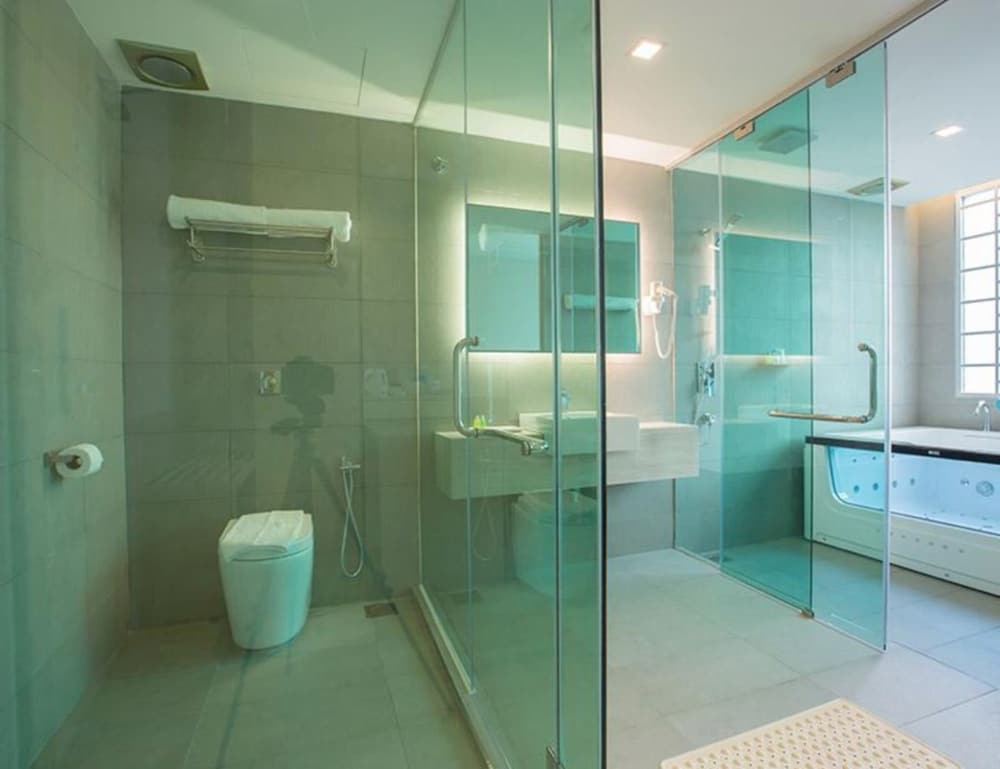 Minimalist Hotel 13/20