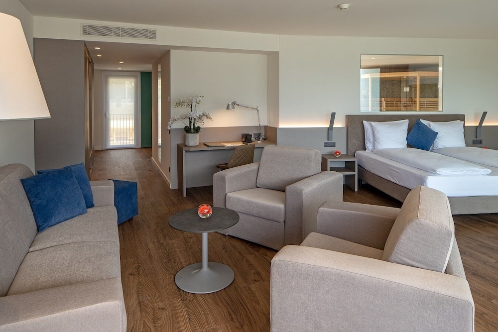 Hotel And Lounge Lago Maggiore 31/50