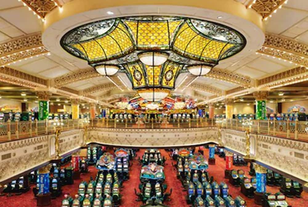 Ameristar Casino Resort Spa St. Charles 60/64