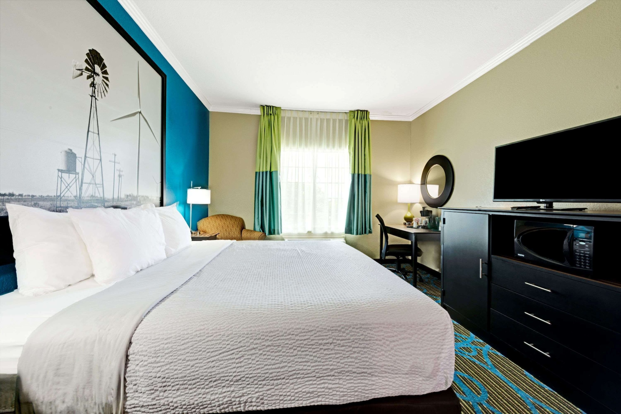 Room, King Bed, Accessible, Super 8 By Wyndham San Antonio/Alamodome Area 3/10