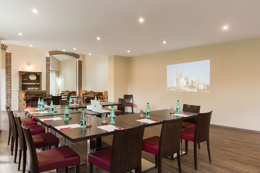 The Originals City, le Relais des Carnutes Brezolles Verneuil sur Avre 53/58