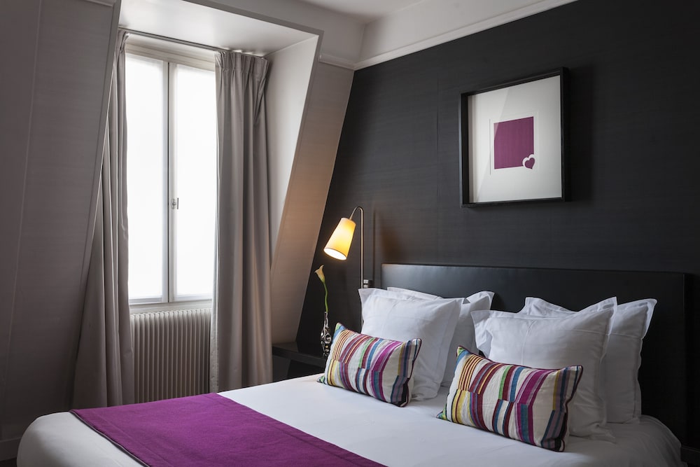 Comfort, Queen Bed