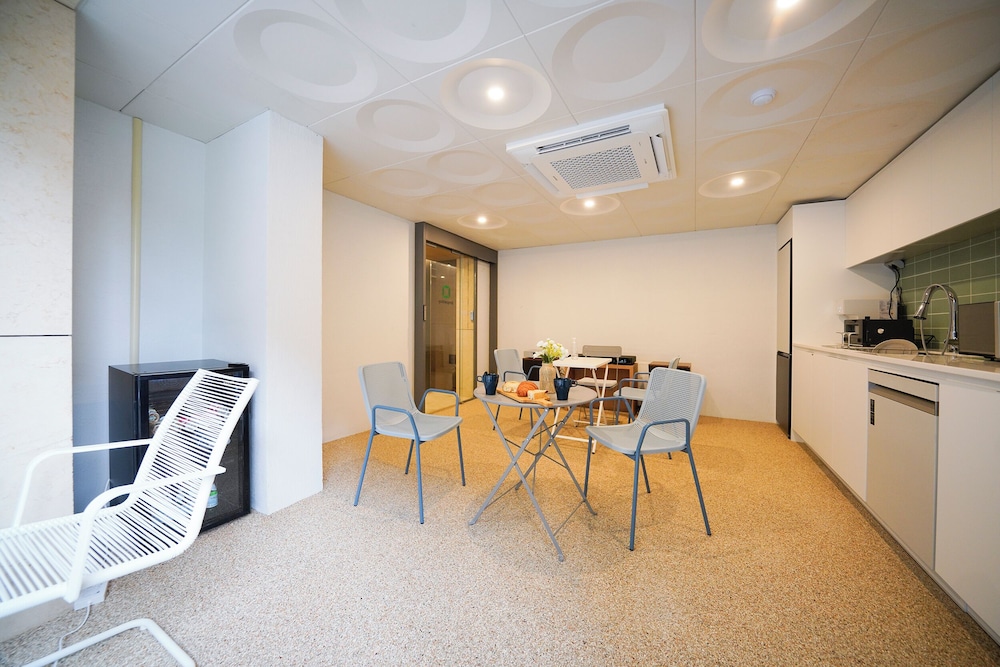 Simple Stay Hotel 59/78