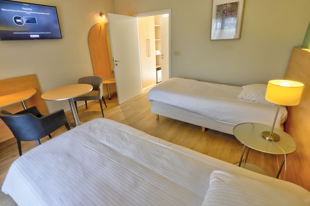 RELAIS DU SILENCE AUBERGE DU VIEUX CEDRE 11/31