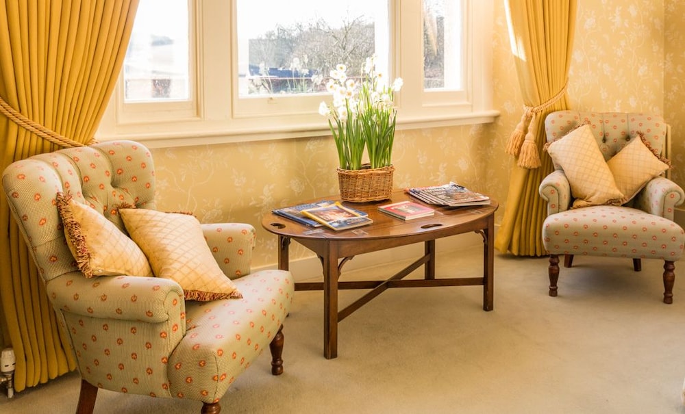 Aylworth Manor 26/50