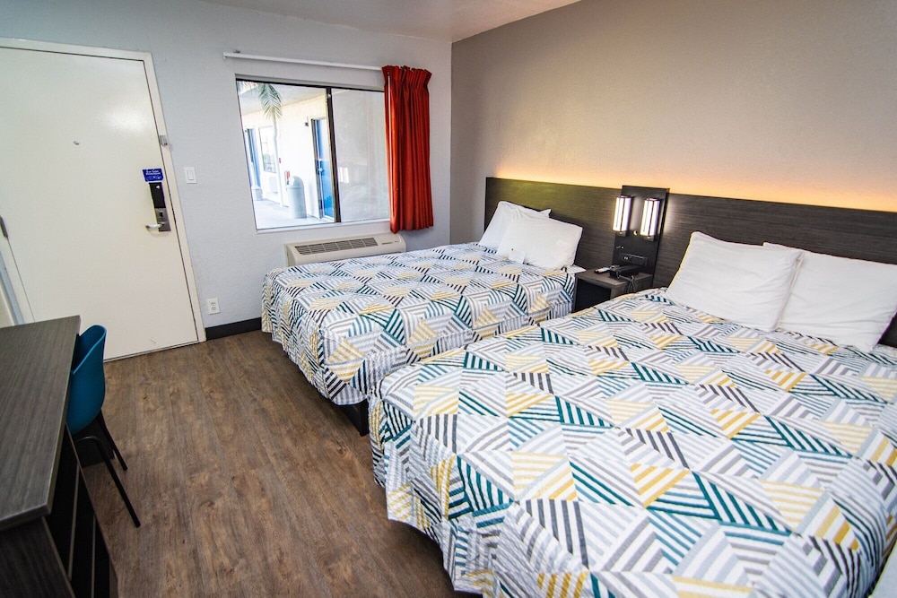 Motel6 Ft. Pierce, FL 23/60