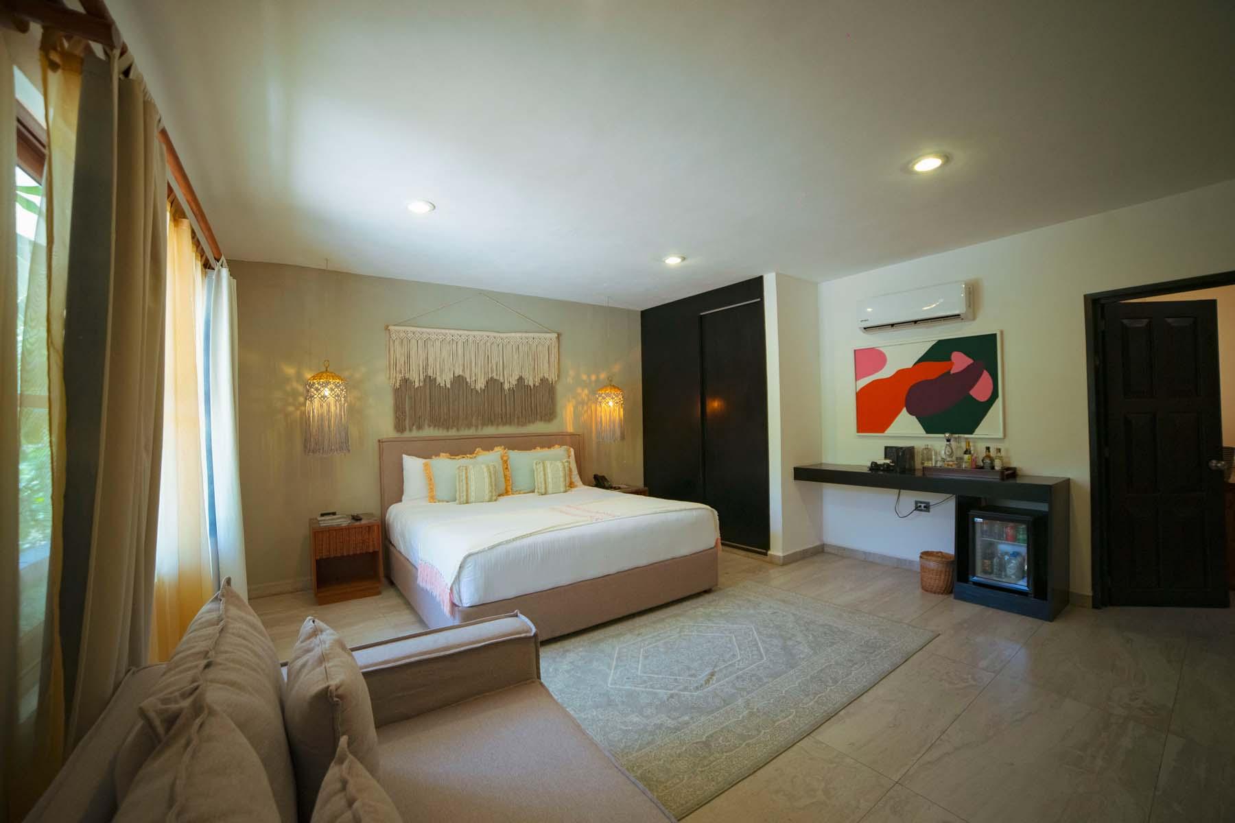 Universal, Double Bed