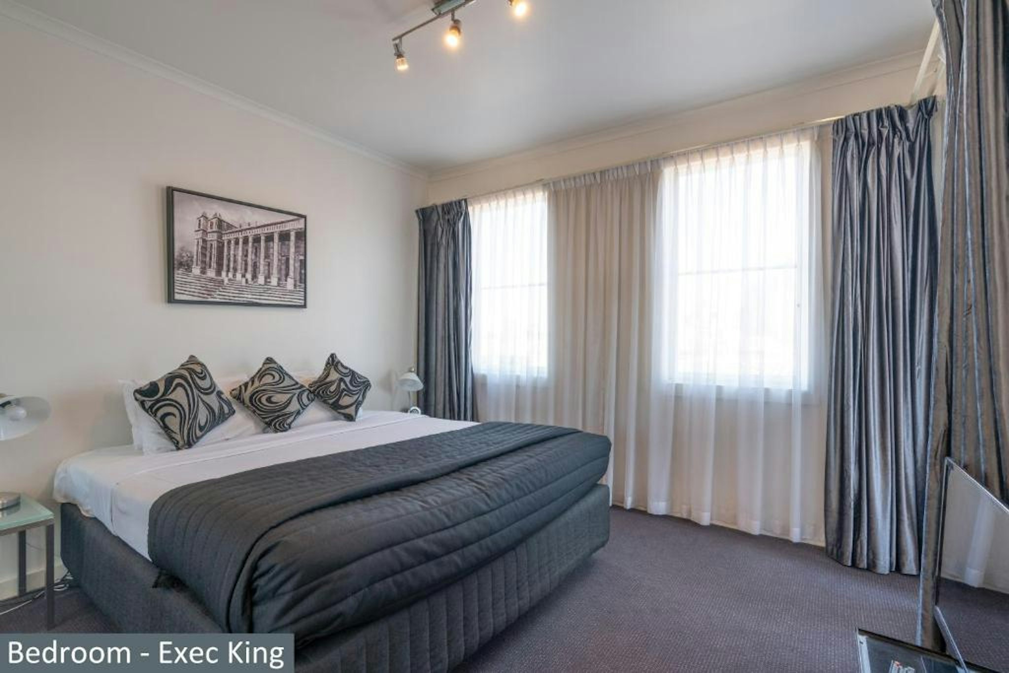 Carlton Clocktower Apartments 20/63