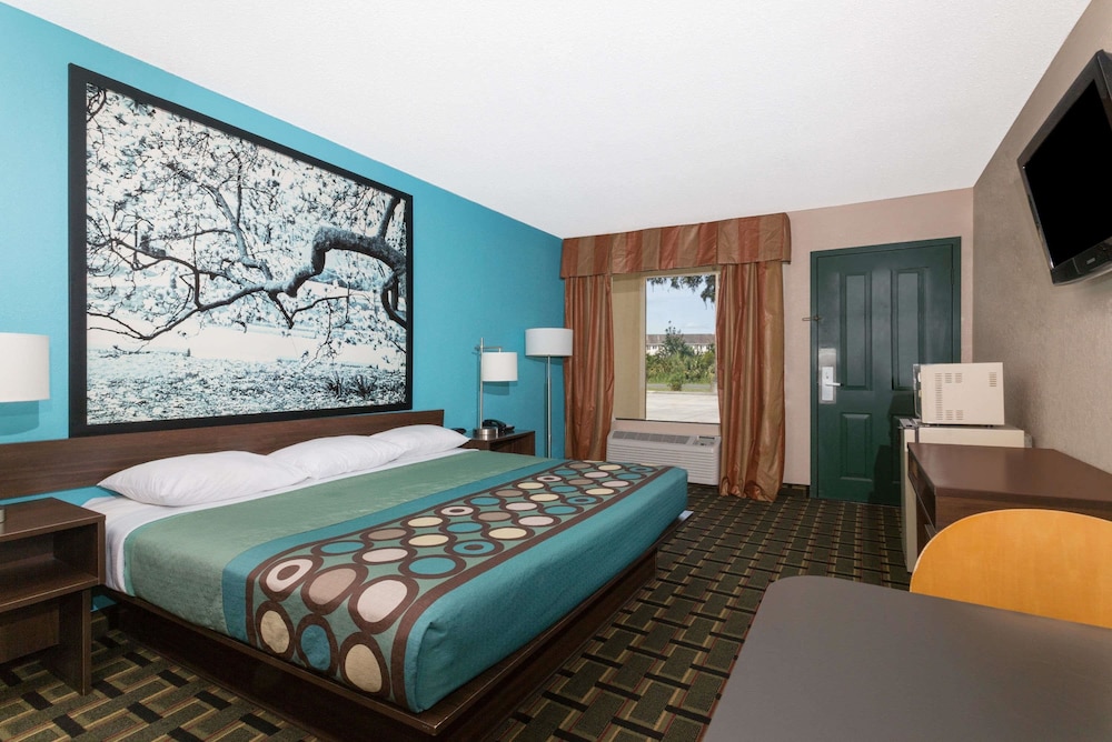 Super 8 By Wyndham Brunswick South 10/18