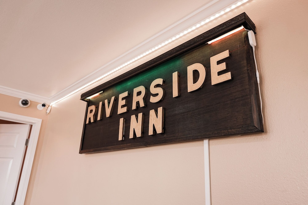 Riverside Inn & Suites by OYO Danville Ceaser Casino 42/68