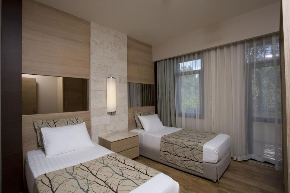 Melas Holiday Village 28/71