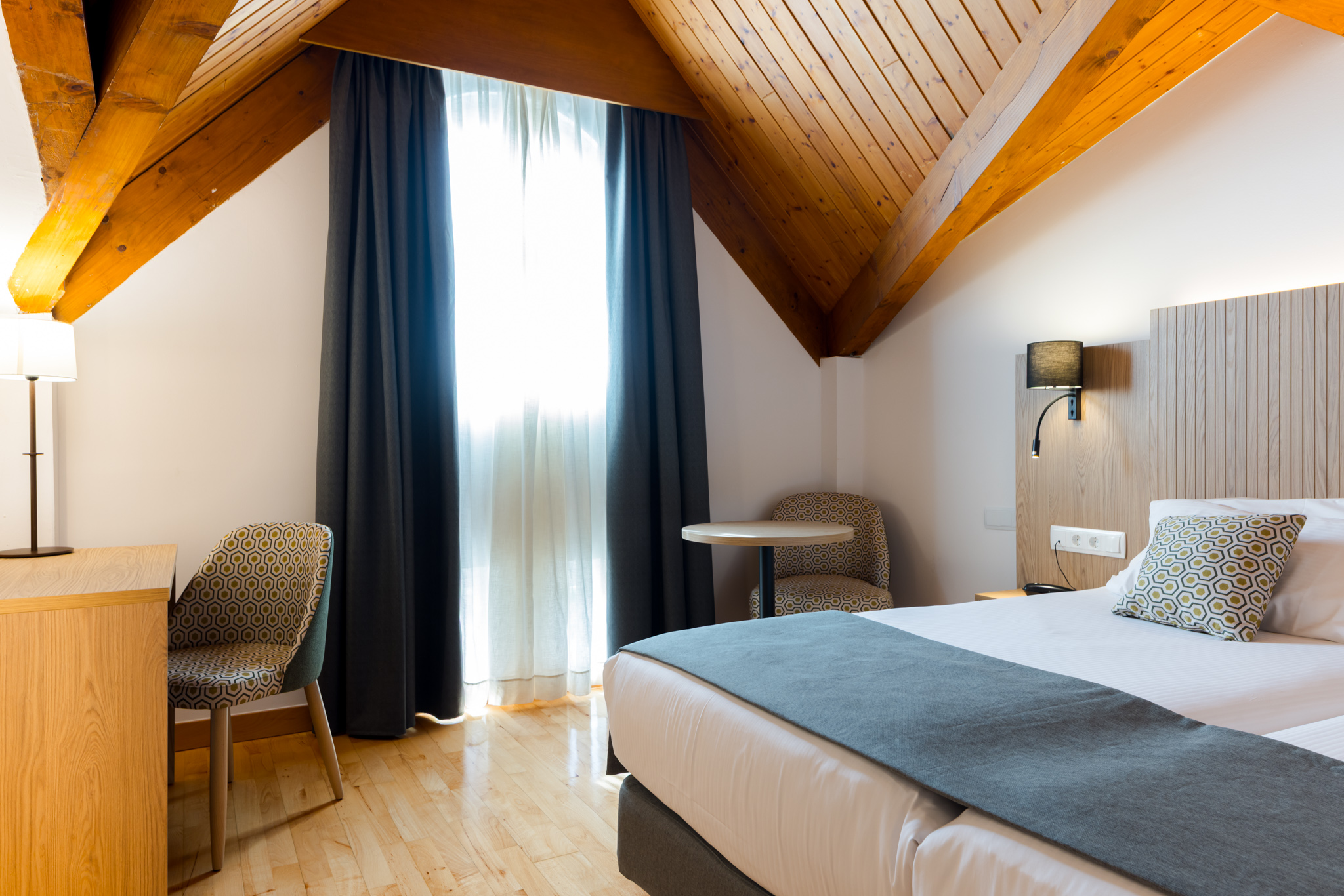 غرفة قياسية مفردة بسرير مزدوج