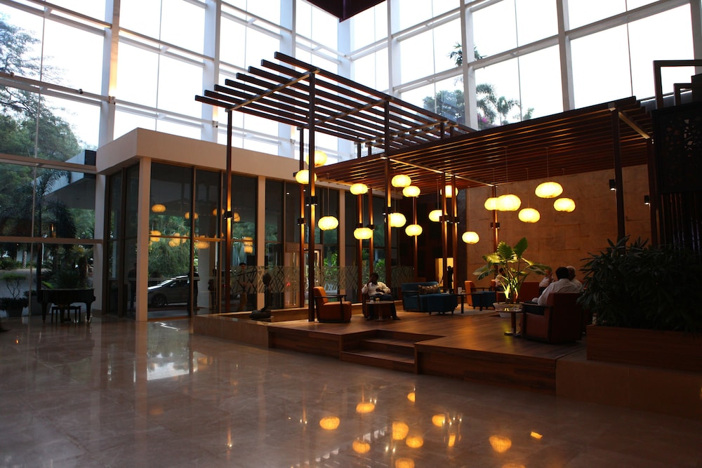Radisson Blu Plaza Hotel Hyderabad Banjara Hills in HYDERABAD