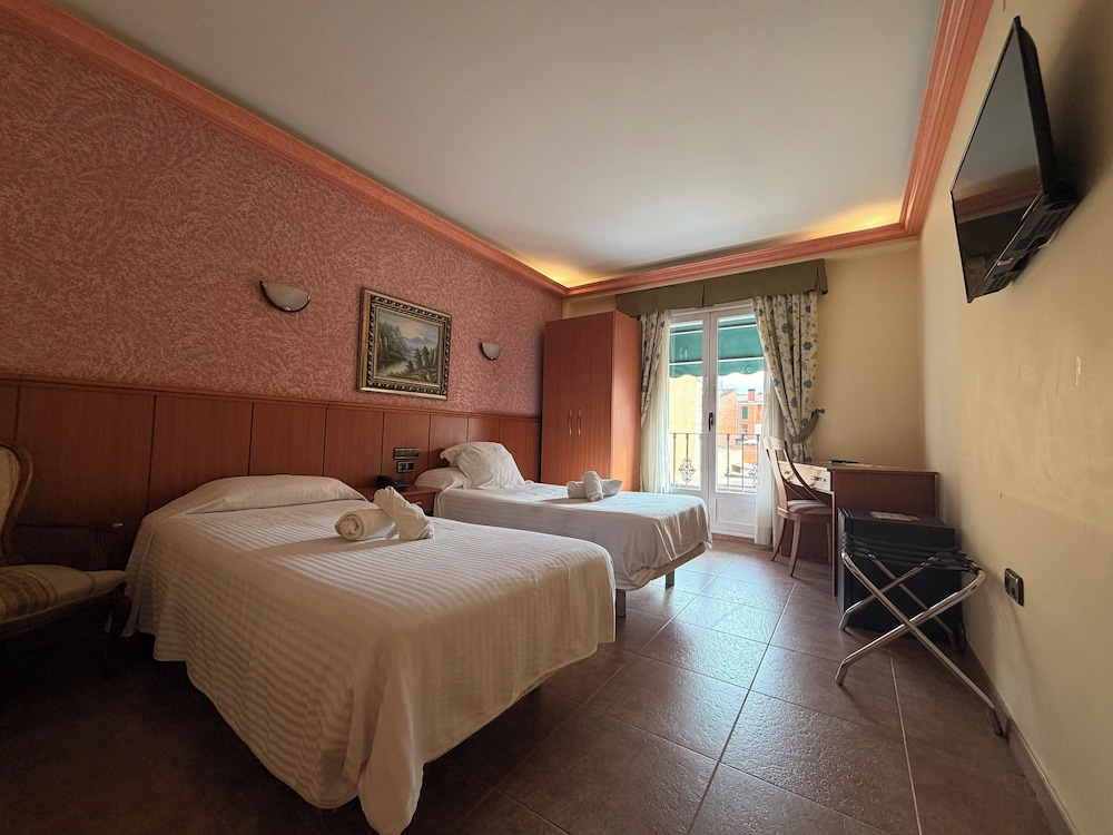 Hotel Real de Castilla 35/50