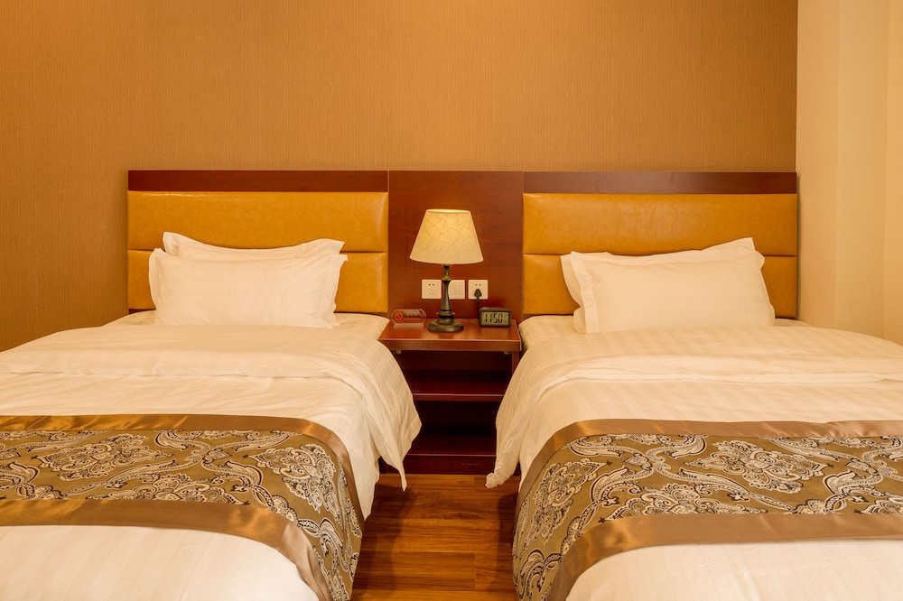 Hill Lily Hotel 9/23