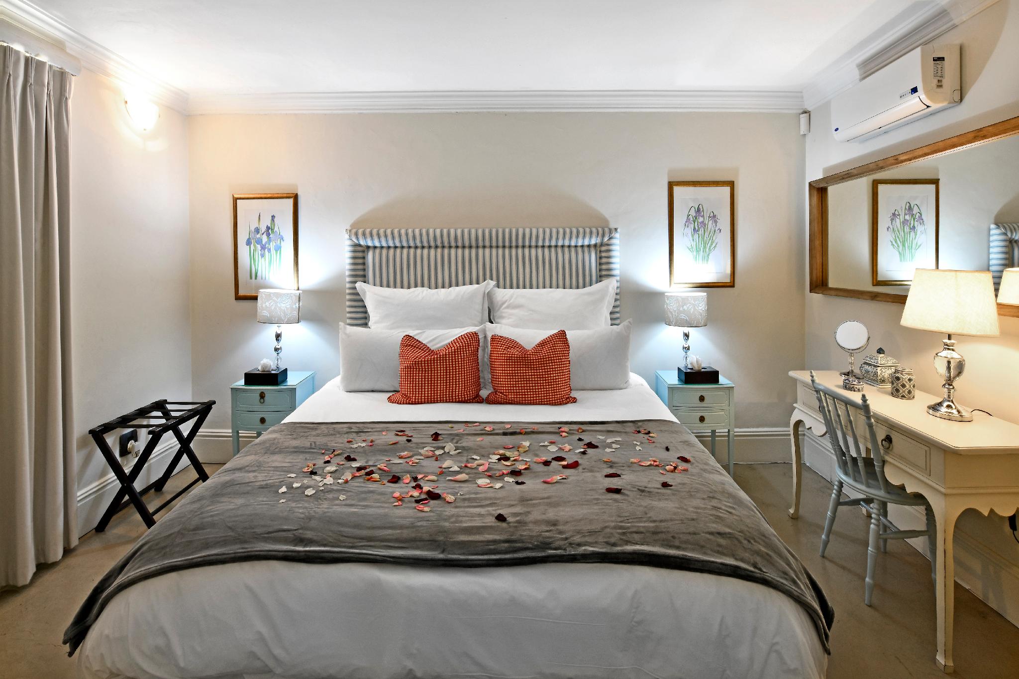 Auberge Daniella 9/85