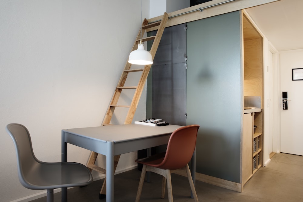 CPH STUDIO HOTEL 58/82