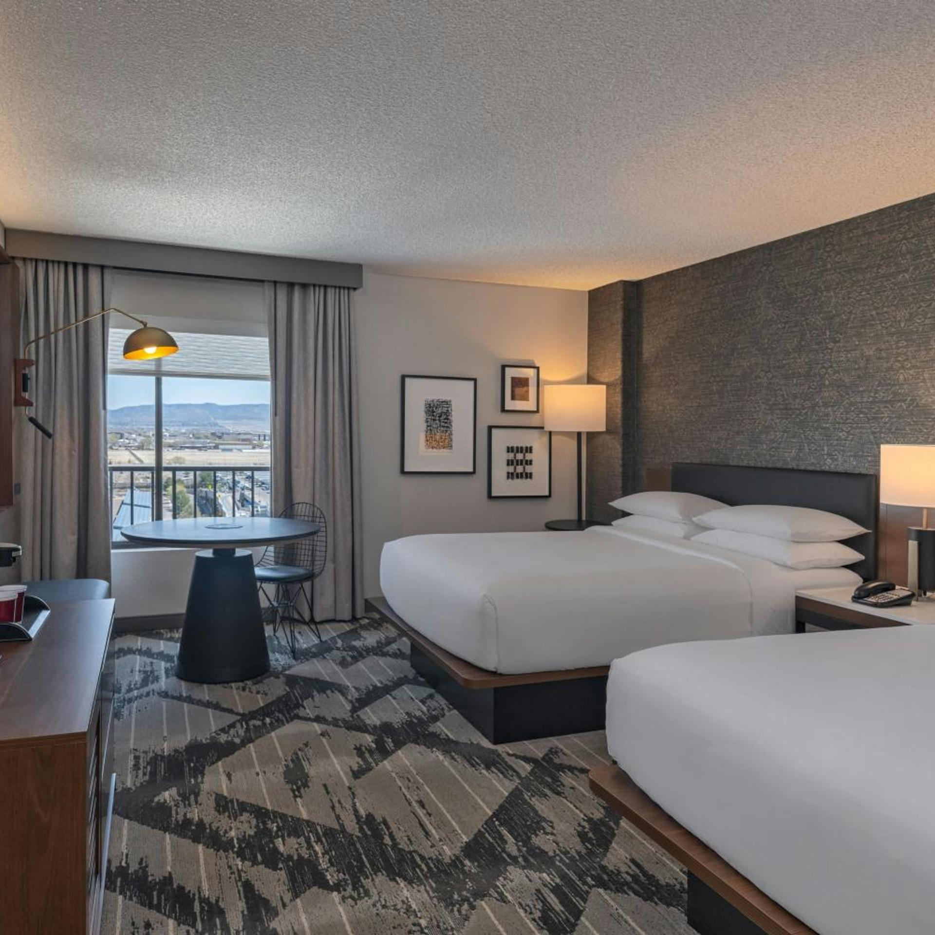 Guest Room, 2 Queen Beds, Club Floor, High Floor