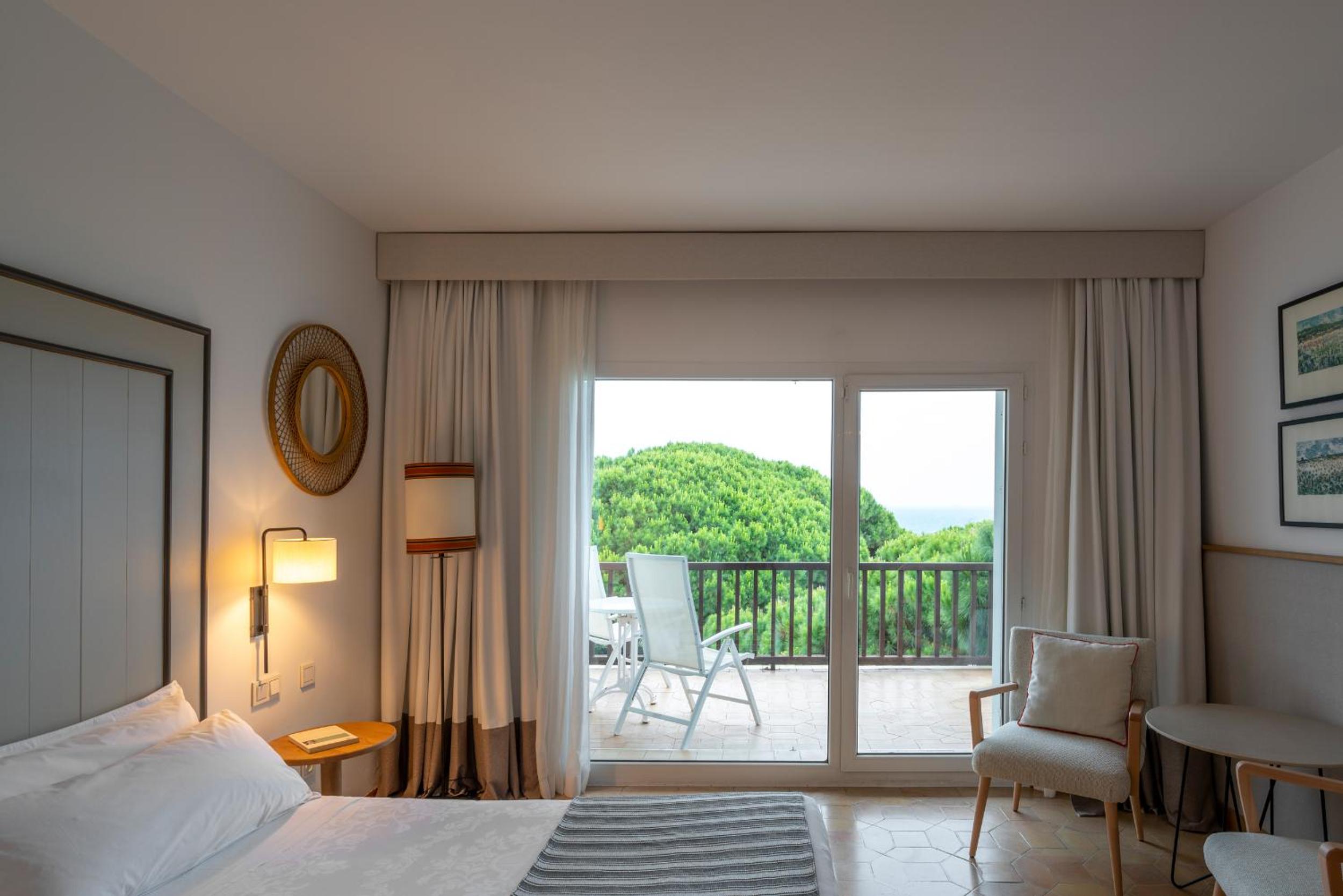 Room, Double Bed, Parador De Mazagon 5/10