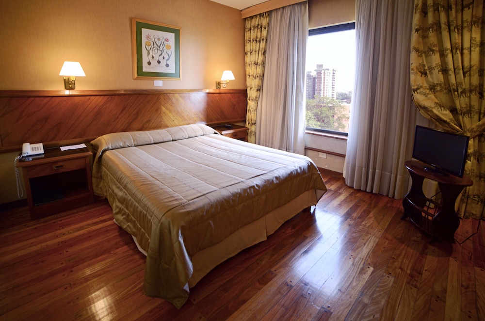Premier Hill Suites 46/68