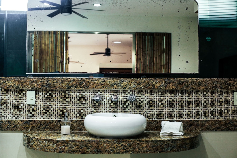 Casa Kaoba Hotel & Suites 64/69