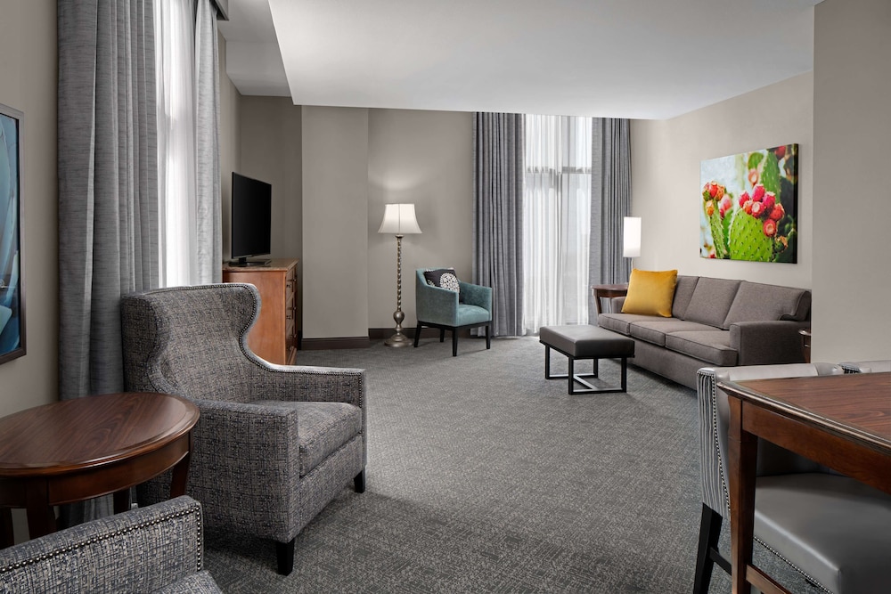 Embassy Suites By Hilton San Antonio Riverwalk Downtown 29/70