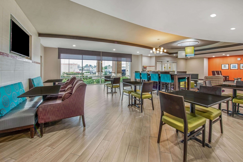La Quinta Inn & Suites by Wyndham Houston Humble Atascocita 31/37