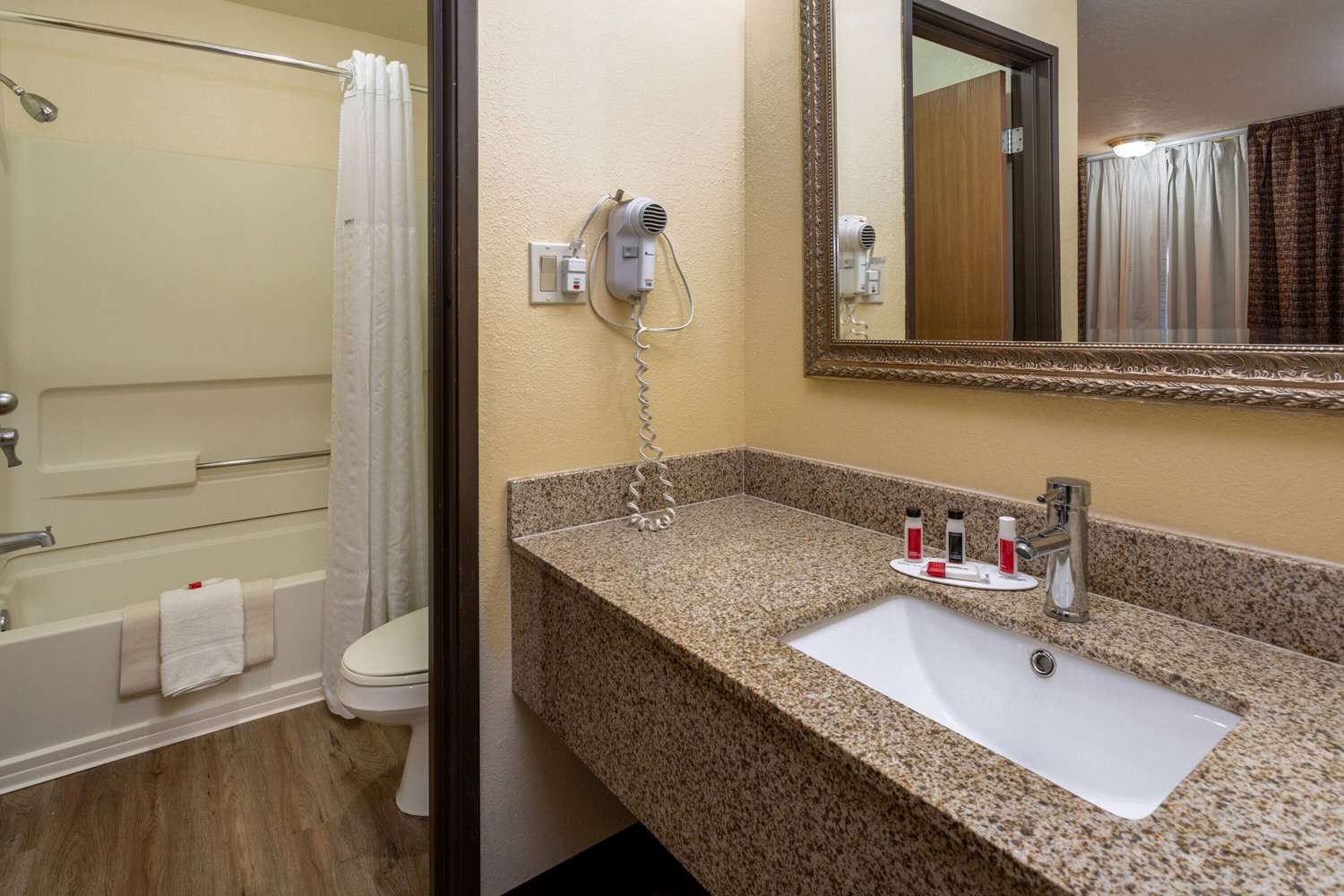 Travelodge By Wyndham Albuquerque East 33/38