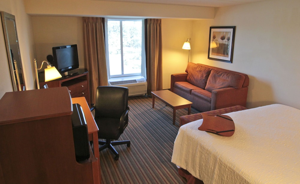 Hampton Inn Hampton Newport News Virginia 27/45