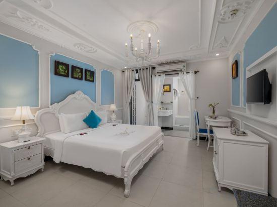 Palace, Suite, King Bed, Balcony