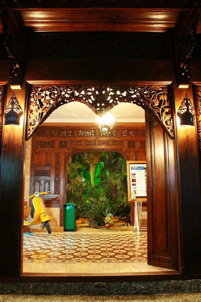 Hotel 1001 Malam 4/43