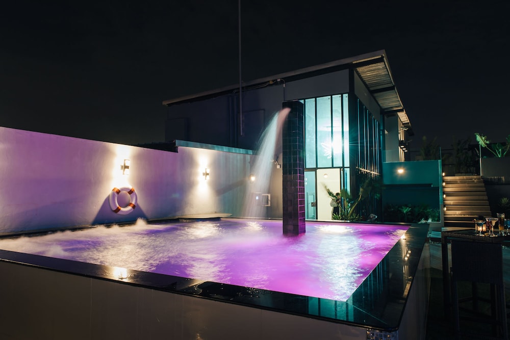 The Xtreme Hotel 23/50