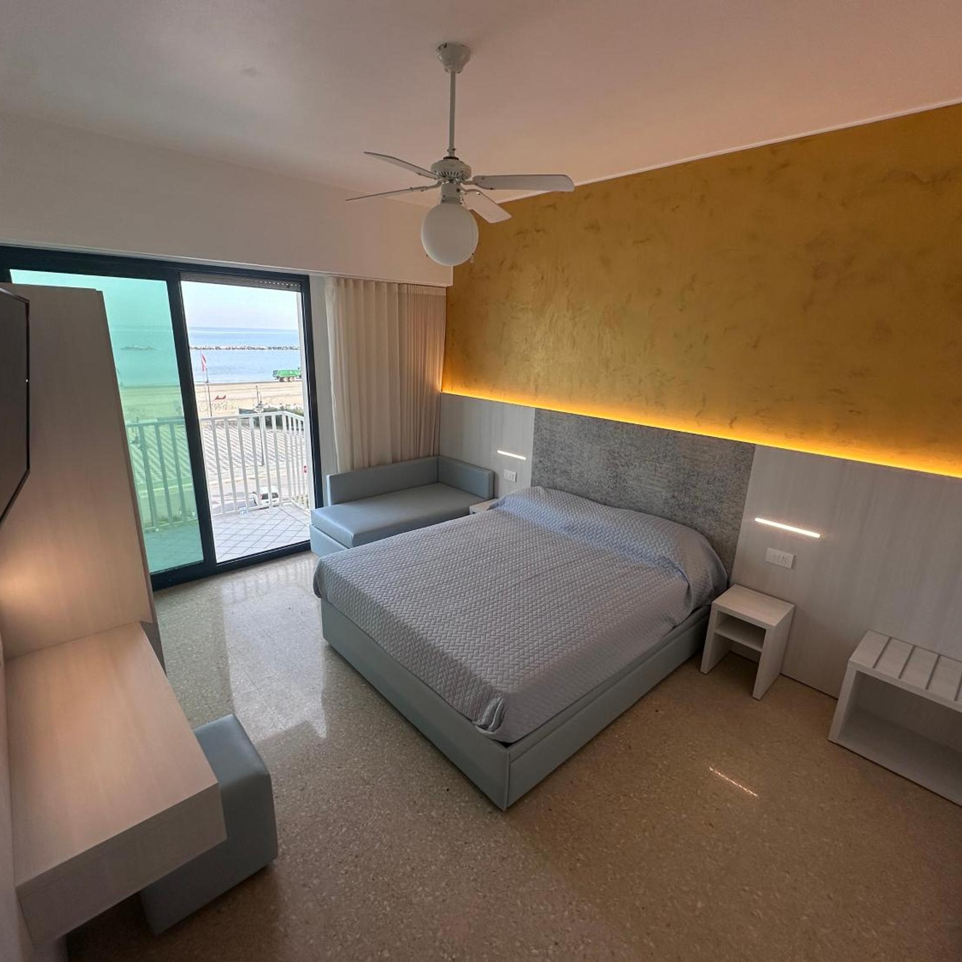 Hotel Royal 7/50
