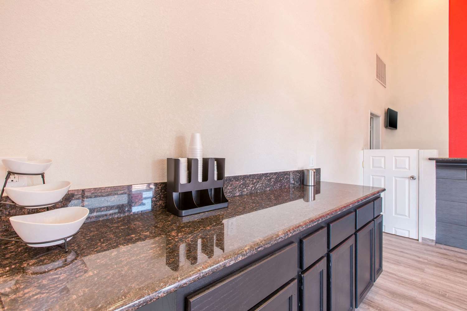 Baymont by Wyndham Bakersfield 4/7
